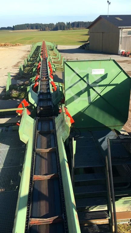 Log yard for short and long timber